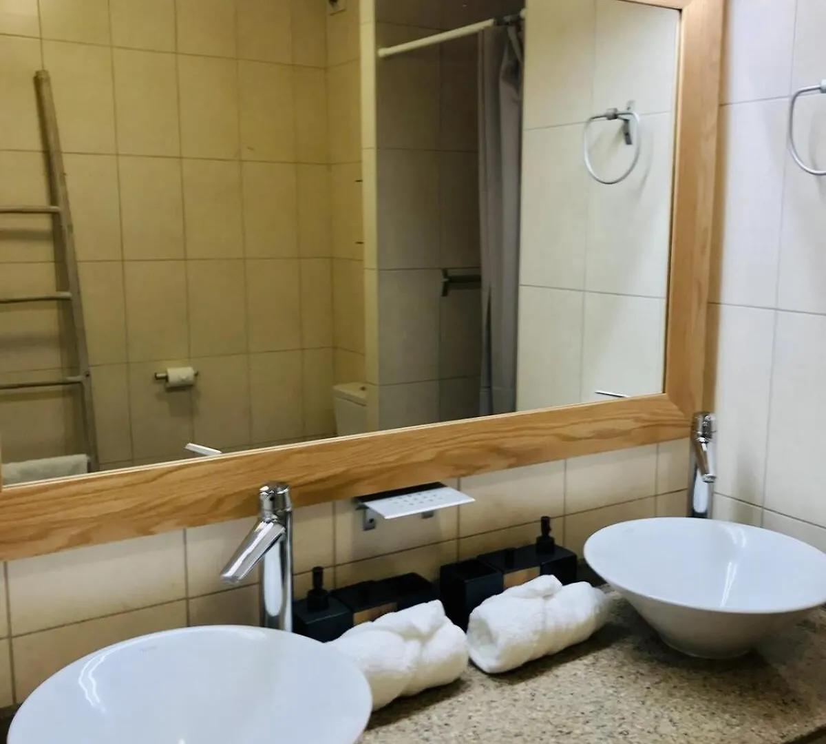 Tipanie- Great 1Bedroom In Ppt, Ac W Pool & Open View 帕皮提 0*,