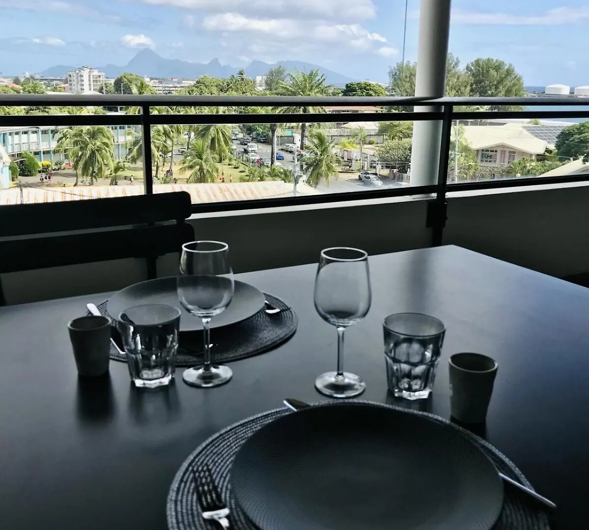 Tipanie- Great 1Bedroom In Ppt, Ac W Pool & Open View 帕皮提 公寓